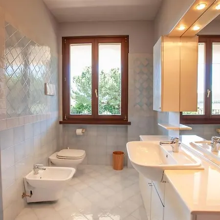 Acqua Blu Gorgeous With Ample Garden Toscolano Maderno