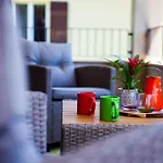 Acqua Blu Gorgeous With Ample Garden 빌라 토스콜라노마데노