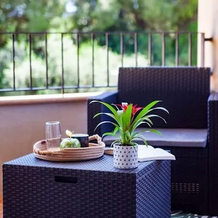 Acqua Blu Gorgeous With Ample Garden